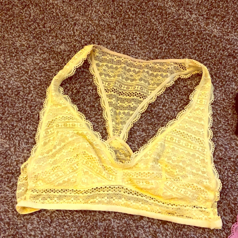 Victoria’s Secret/pink bralette